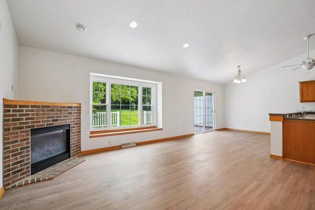 2204 Patrick LANE, Waukesha, WI 53188