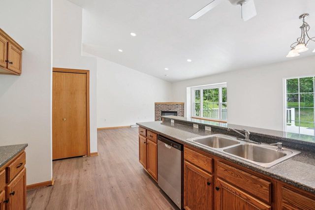 2204 Patrick LANE, Waukesha, WI 53188