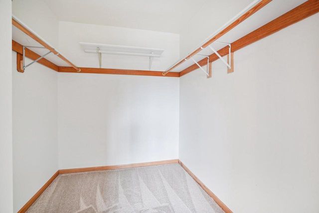 2204 Patrick LANE, Waukesha, WI 53188