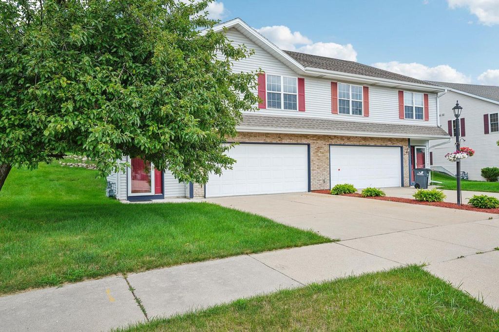 2204 Patrick LANE, Waukesha, WI 53188