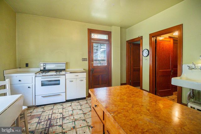 232 HENDERSON ST, Carlisle, PA 17013