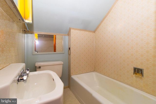 232 HENDERSON ST, Carlisle, PA 17013