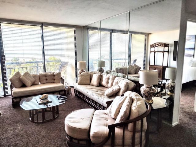 5220 Seawall Boulevard 630, Galveston, TX 77551