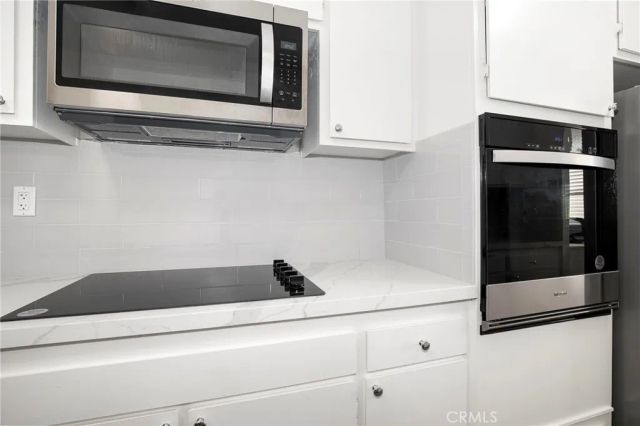 927 N Kings Road 118, West Hollywood, CA 90069