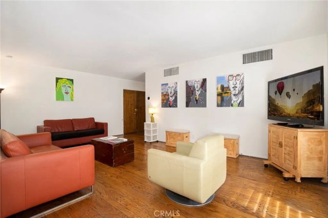 927 N Kings Road 118, West Hollywood, CA 90069