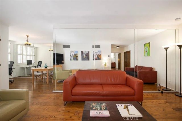 927 N Kings Road 118, West Hollywood, CA 90069