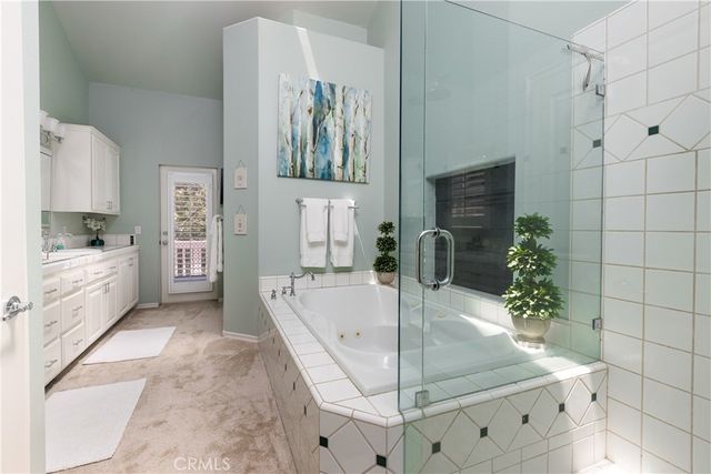 28575 Manitoba Drive, Lake Arrowhead, CA 92352