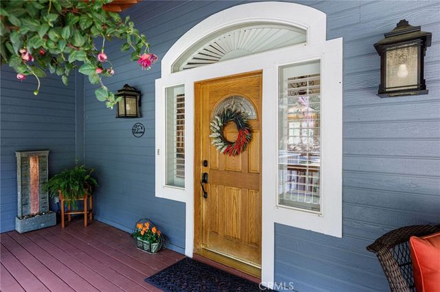 28575 Manitoba Drive, Lake Arrowhead, CA 92352