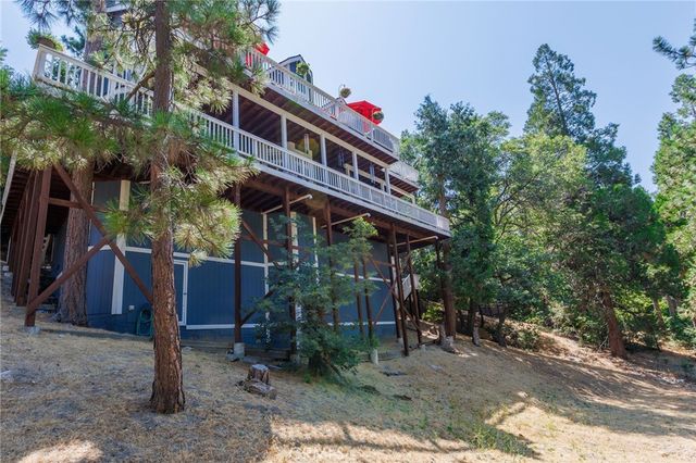 28575 Manitoba Drive, Lake Arrowhead, CA 92352