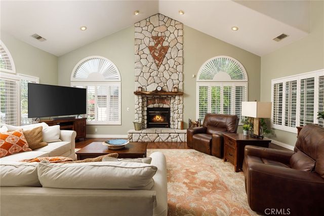 28575 Manitoba Drive, Lake Arrowhead, CA 92352