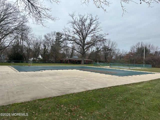 61 Stonehurst Boulevard F, Freehold, NJ 07728