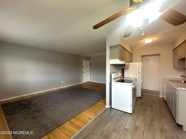 61 Stonehurst Boulevard F, Freehold, NJ 07728