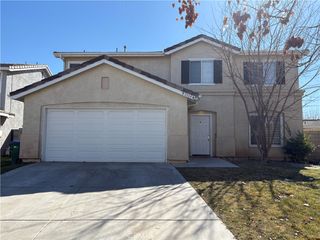 1514 W Holguin, Lancaster, CA 93534