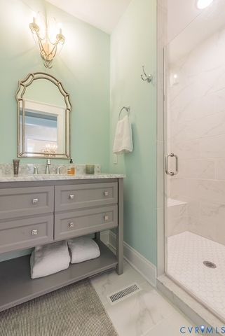 4533 Thorncroft Dr, Glen Allen, VA 23060