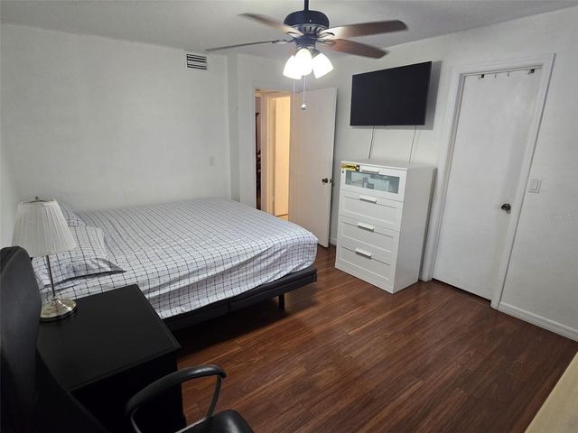 4115 CHATHAM OAK COURT 218, Tampa, FL 33624