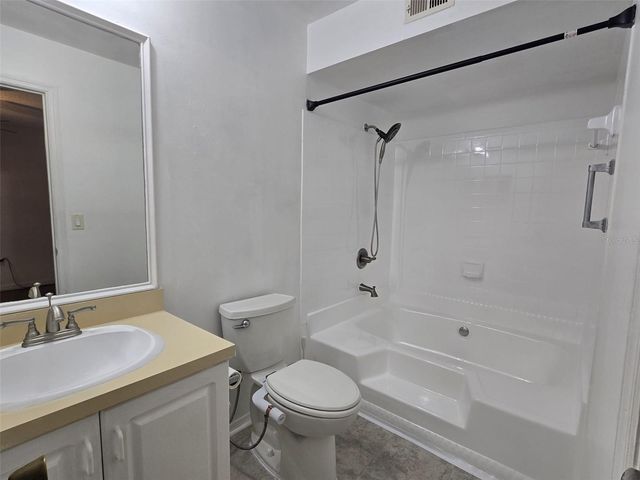 4115 CHATHAM OAK COURT 218, Tampa, FL 33624