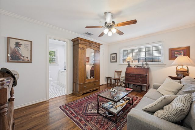 4521 Nashwood Lane, Dallas, TX 75244