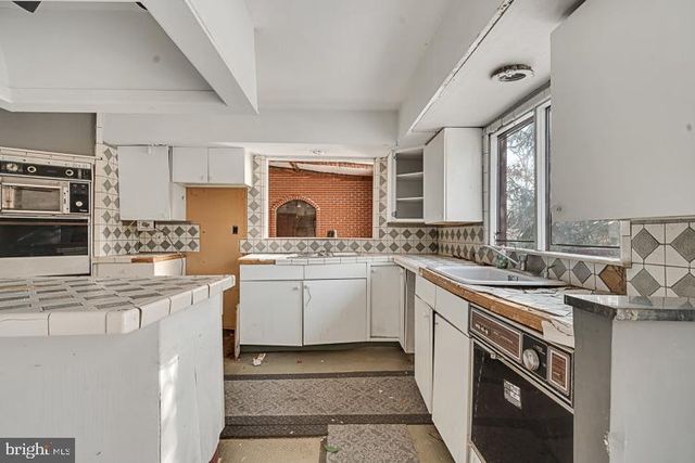 1609 SUNSET AVE, Williamstown, NJ 08094