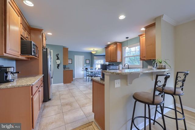 2245 SUTTON RD, York, PA 17403