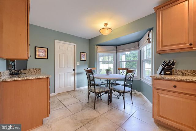 2245 SUTTON RD, York, PA 17403