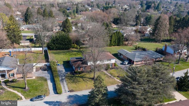 2245 SUTTON RD, York, PA 17403