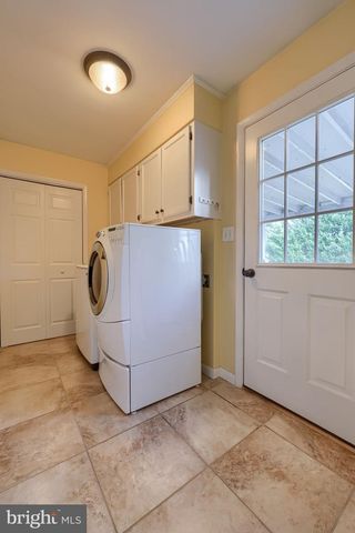 2245 SUTTON RD, York, PA 17403