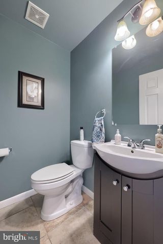 2245 SUTTON RD, York, PA 17403