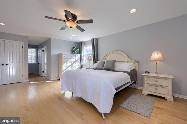 2245 SUTTON RD, York, PA 17403