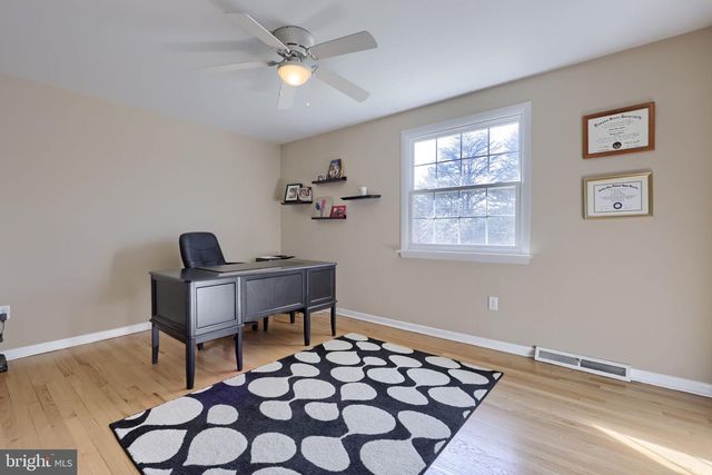 2245 SUTTON RD, York, PA 17403