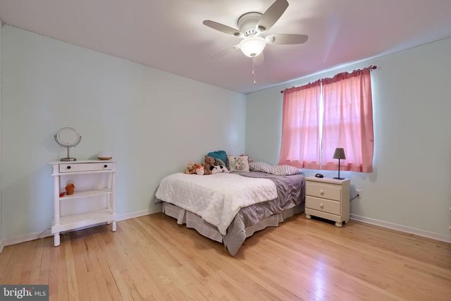 2245 SUTTON RD, York, PA 17403