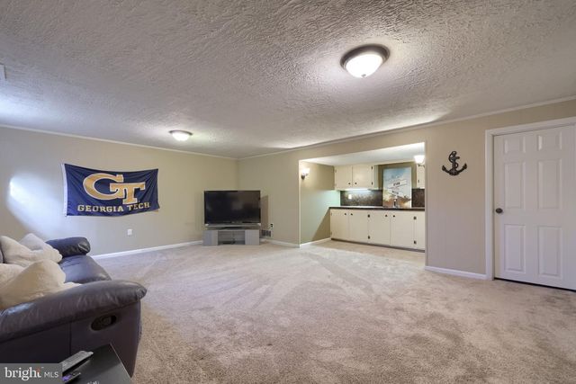 2245 SUTTON RD, York, PA 17403