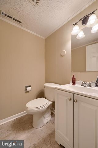 2245 SUTTON RD, York, PA 17403