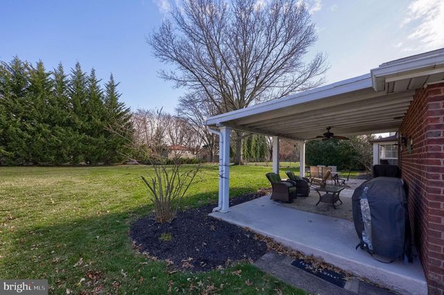 2245 SUTTON RD, York, PA 17403