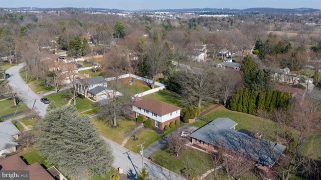 2245 SUTTON RD, York, PA 17403