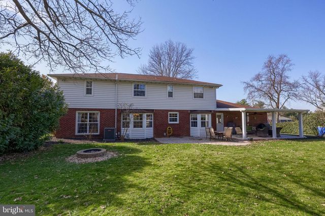 2245 SUTTON RD, York, PA 17403