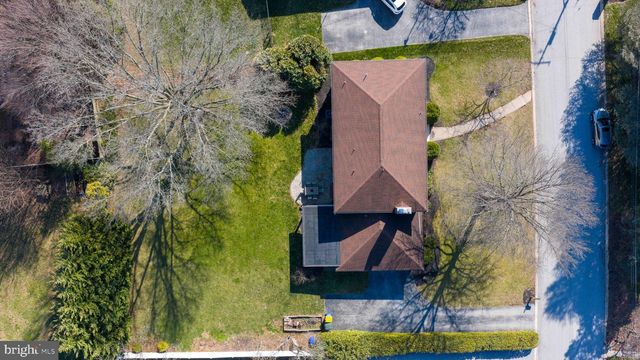 2245 SUTTON RD, York, PA 17403