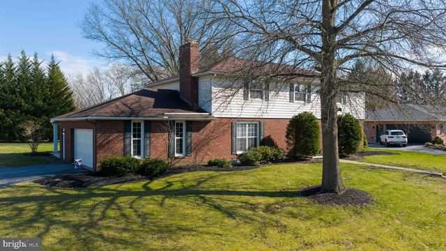 2245 SUTTON RD, York, PA 17403