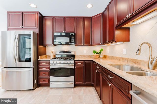 4704 FEDERAL CT, Annandale, VA 22003