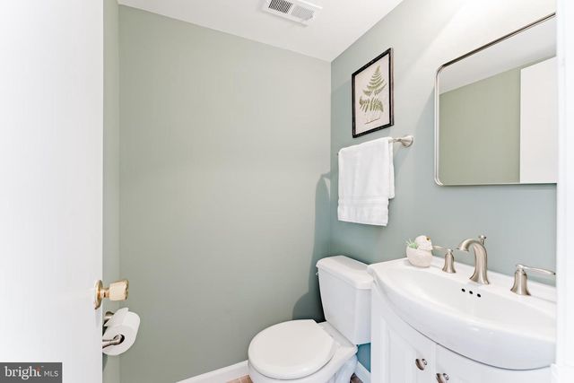 4704 FEDERAL CT, Annandale, VA 22003