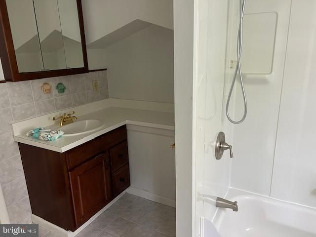 5 PURDUE DR, Delran, NJ 08075