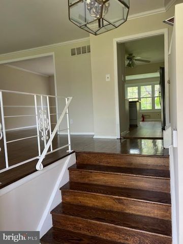 5 PURDUE DR, Delran, NJ 08075