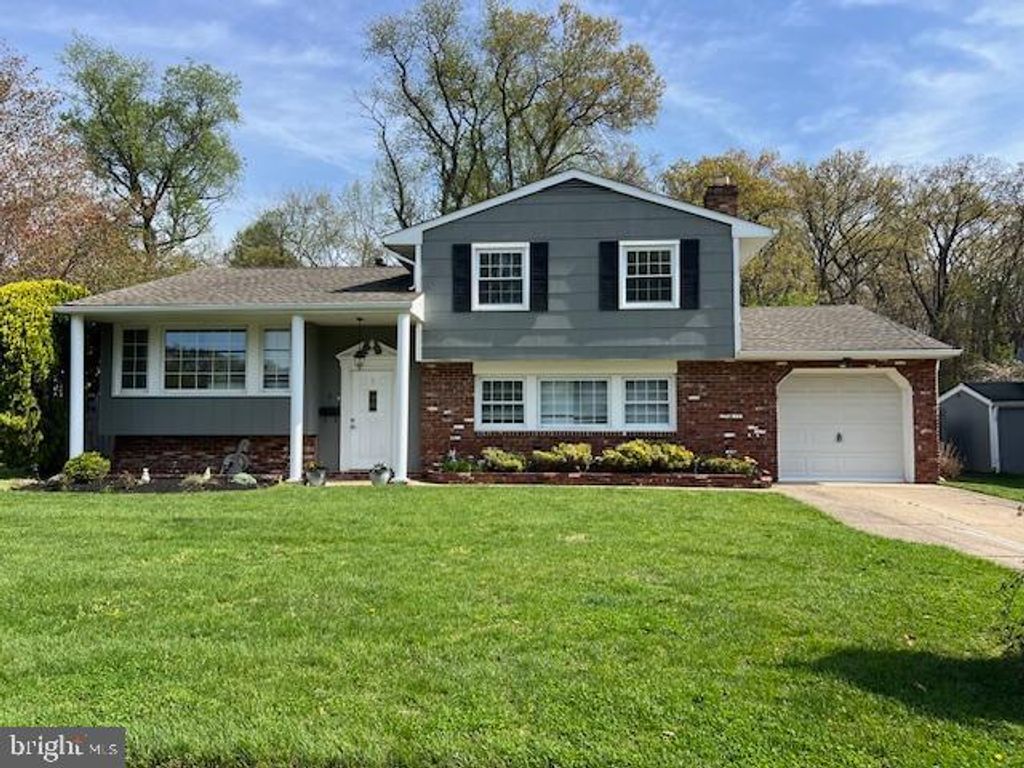 5 PURDUE DR, Delran, NJ 08075