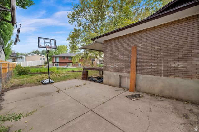 4615 S MONROE BLVD, South Ogden, UT 84403