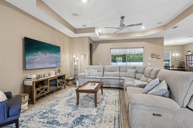 902 TIERRA DR, Spring Hill, FL 34609