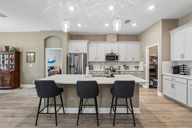 902 TIERRA DR, Spring Hill, FL 34609