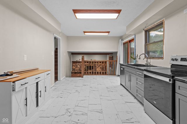 621 Pioneer Drive, Indianapolis, IN 46217