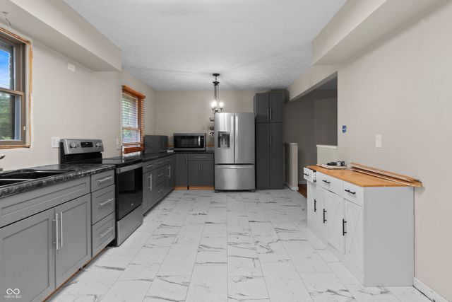 621 Pioneer Drive, Indianapolis, IN 46217