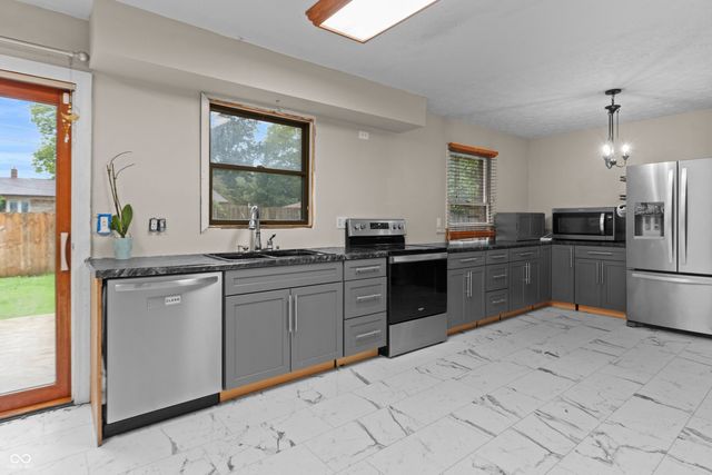 621 Pioneer Drive, Indianapolis, IN 46217