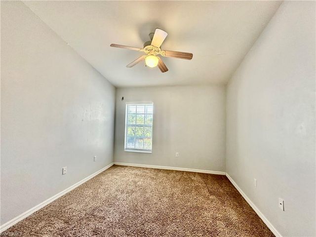 1164 Oxford LN 29, Naples, FL 34105