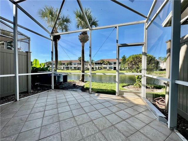 1164 Oxford LN 29, Naples, FL 34105